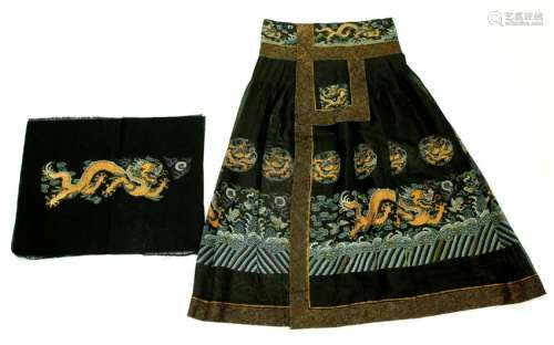 Chinese Qing Imperial Man's Chaofu Pleated Skirt