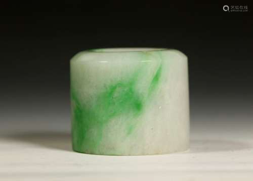 Chinese Qing Dynasty Green Jadeite Archer's Ring