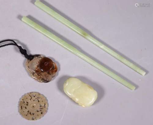 4 Chinese Jade Hard Stone Agates; Pendants Sticks