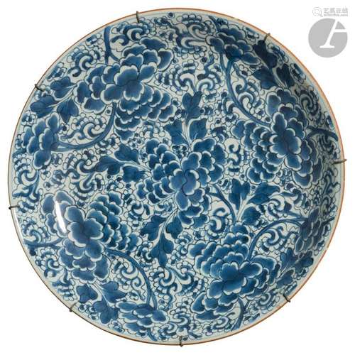 CHINE Époque KANGXI (1662 1722) Grande coupe en po…