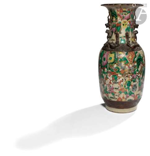 CHINE, Nankin XIXe siècle Vase balustre à col ouve…