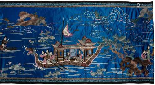 CHINE Fin XIXe siècle Grand panneau en soie bleu f…