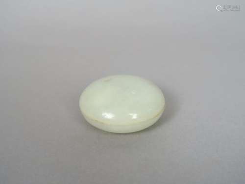 Petite boite lenticulaire en jade blanc, un petit …