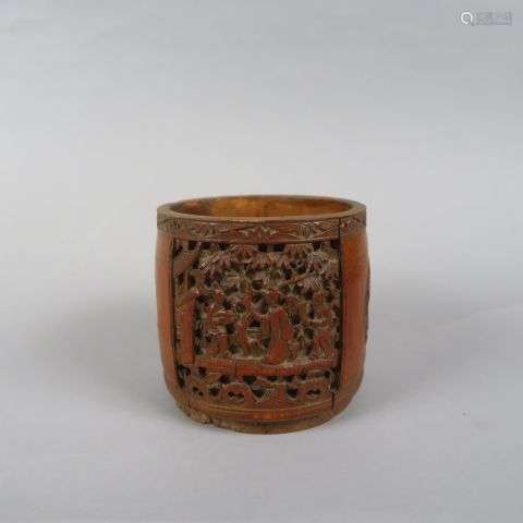 Pot à tabac en bambou, à décor sculpté de peronnag…