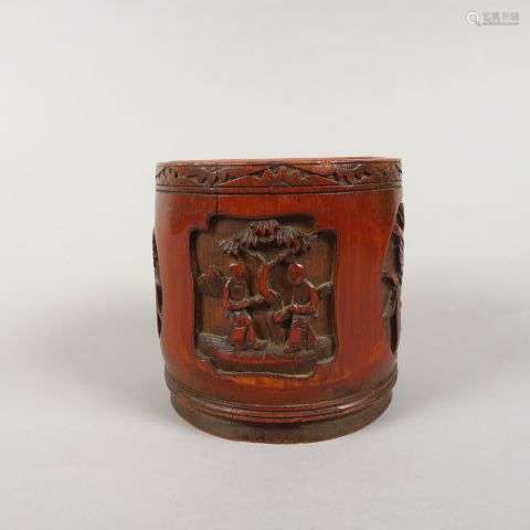 Pot à tabac en bambou, à décor sculpté de personna…