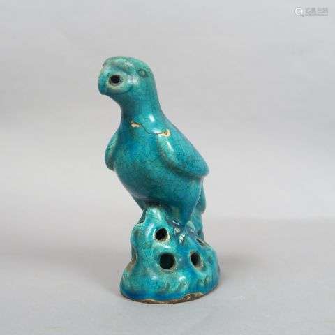 Perroquet en céramique émaillée turquoise. Chine, …