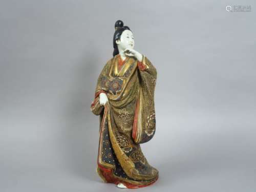 Statuette en porcelaine de Satsuma représentant un…