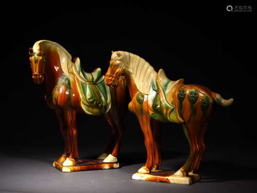 A PAIR OF SANCAI-GLAZED HORSES, 20TH CENTURY