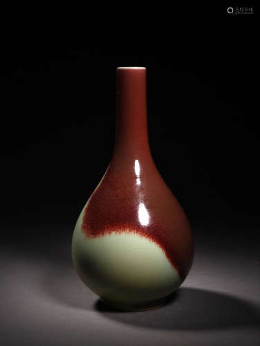 A COPPER-RED PEAR SHAPED VASE, 18-19TH CENTURY