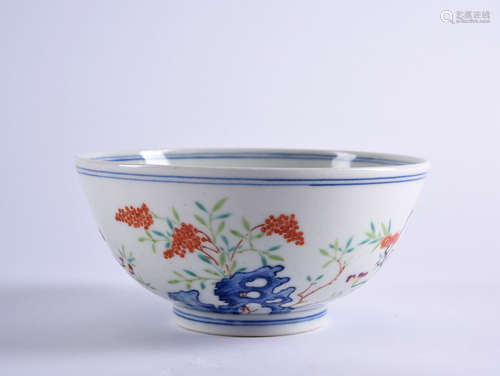 A BLUE AND WHITE DOUCAI BOWL, 18TH CENTURY