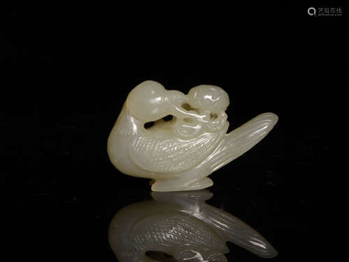 A PALE CELADON JADE GOOSE, 18-19TH CENTURY