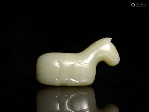 A PALE CELADON JADE GOOSE, 16-17TH CENTURY