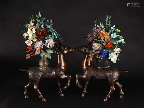 A PAIR OF DEER-SHAPED  BONSAIS, 20TH CENTURY