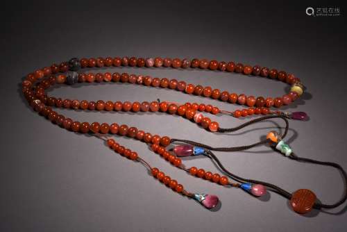 AN AGATE COURT NECKLACE, 18-19TH CENTURY