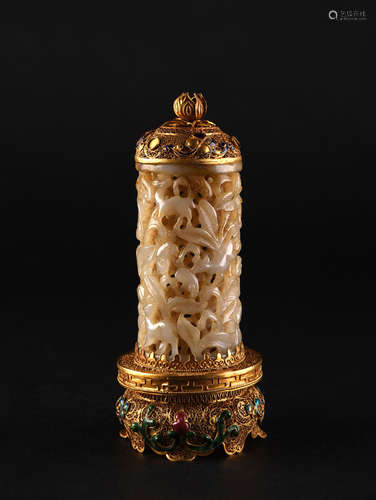 A RETICULATED JADE INCENSE HOLDER, 17TH CENTURY