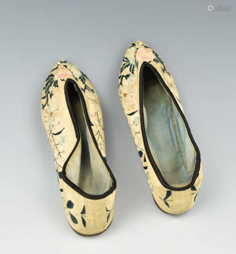 Pair of Chinese Silk Shoes,Qing Dynasty