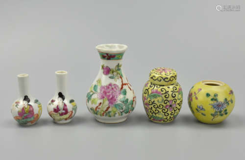 (5) Five Small Chinese Bottles & Jars,19-20th C.