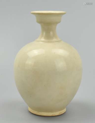 Chines White Glazed Vase w/ Gallaried Mouth