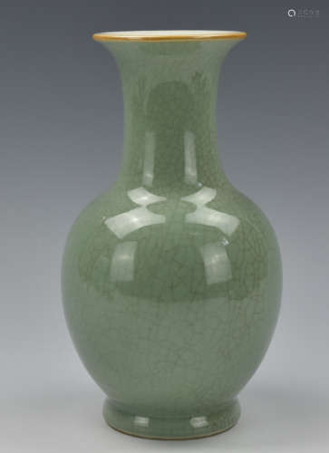 Chinese Green Ge-Type Glazed Vase, 19th C.