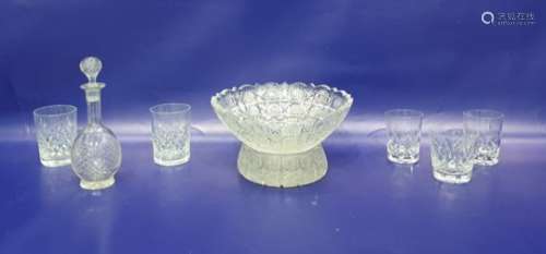 Heavy cut glass fruit bowl with lobed and serrated border, similar smaller dish, set of six cut