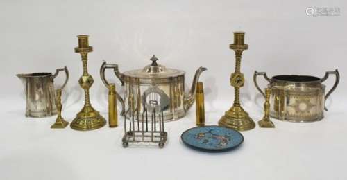 Quantity of silver plate to include teapot, sugar bowl, milk jug, toast rack, etc