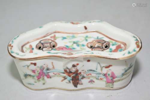 Qing Chinese Famille Rose Covered Box