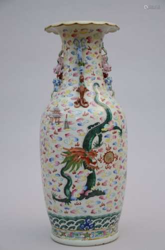 A vase in Canton porcelain 'dragons' (*) (64cm)