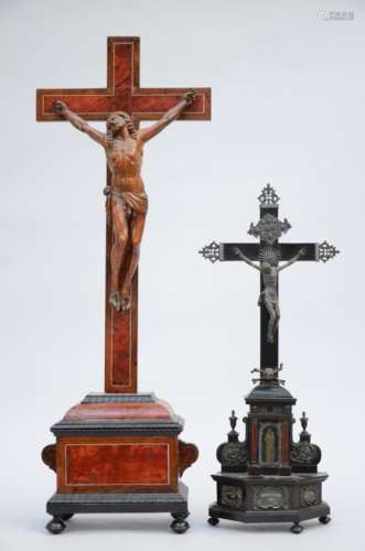Lot: crucifix with relics + wooden Christ (67cm)