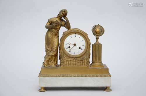 Clock in bronze on a marble base 'liseuse', Le Roy ‡ Paris (*) (12x39x24cm)