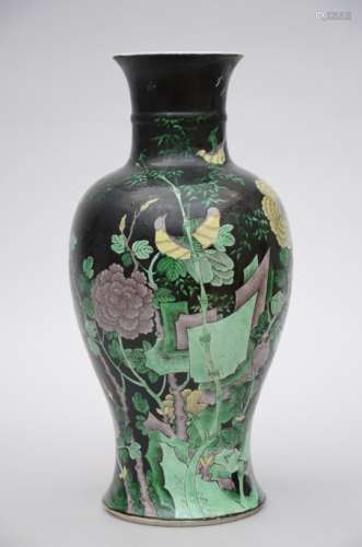 Vase in Chinese famille verte porcelain 'birds' (44cm)