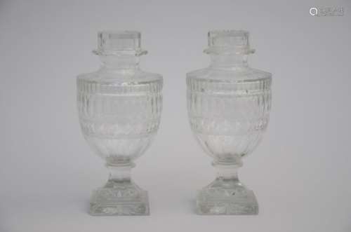 A pair of crystal drageoirs (*) (25cm)
