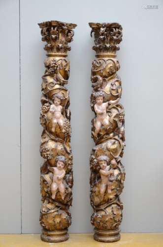 A pair of richly sculpted wooden Baroque columns, 17th century (170cm)