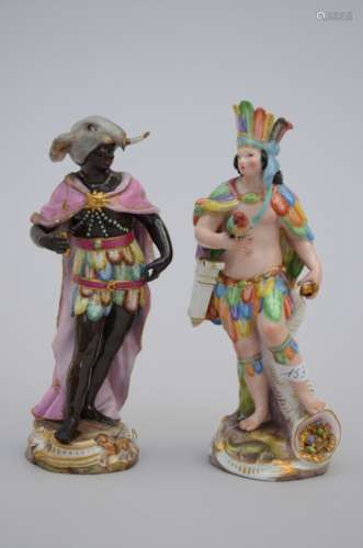 Two figures in porcelain 'America and Africa', 18th century (*) (16cm)
