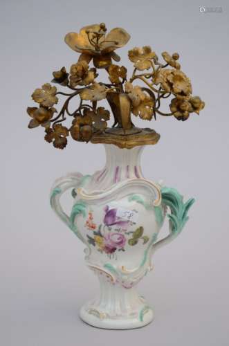 A porcelain vase with gilt bronze flowers (*) (27cm)