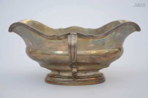 A silver sauce bowl by Verberckt, Antwerp 18th century (16x18x8cm)