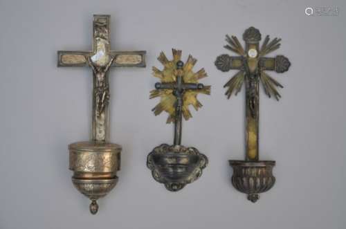 Lot: three silver holy water vessels (*) (28cm)