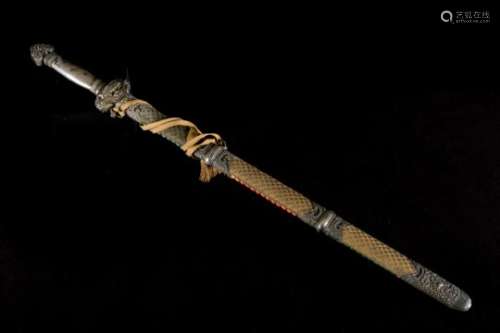 Chinese sword in gilt silver inlaid with coral and malachite, Qianlong mark (109cm)