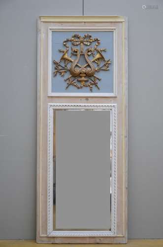 A Louis XVI trumeau in bois sculptÈ (83x210cm)