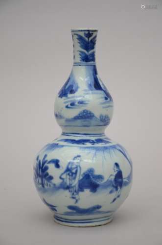 A double gourd vase in Chinese blue and white porcelain, Transitional period (22cm)