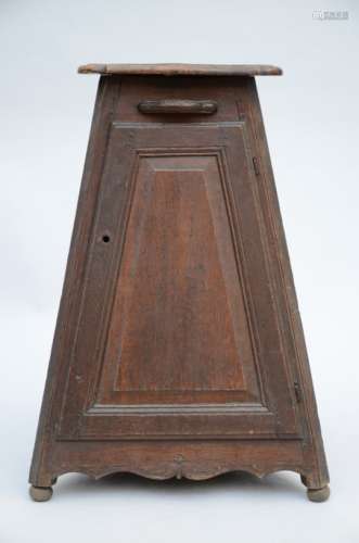 A Flemish oak corner cabinet (68cm)