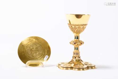 Gothic revival chalice with pateen in gilt silver by Henricus van Gardinge, 19th century (22cm)