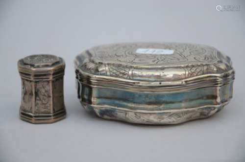 Tobacco box and snuff box in silver, 18th century (*) (9x3cm)
