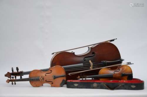 Lot: 2 violins, 1 cello and 2 bows