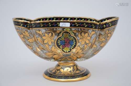 A gilded glass coupe, around 1900 (9x22x12cm)
