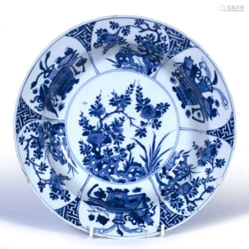 Blue and white bowl Chinese, Kangxi (1662-1722) decorated with a circular inner panel depicting