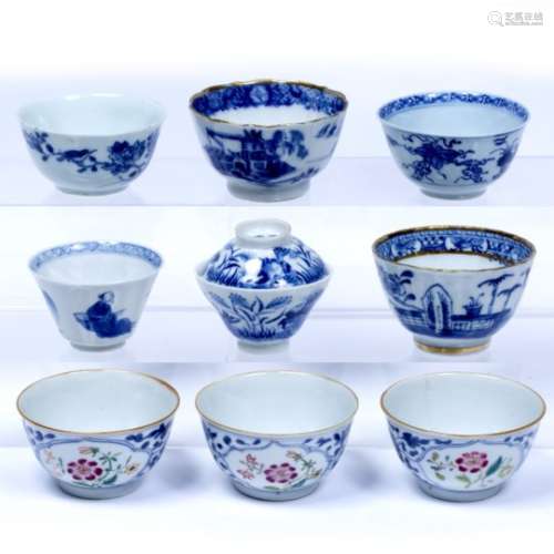 Blue and white porcelain tea bowl Chinese, 19th Century painted with sedan chair and various