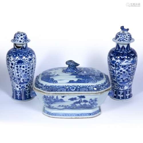 Blue and white export tureen Chinese, circa 1800 with rabbit's head handles 35cm and a pair of