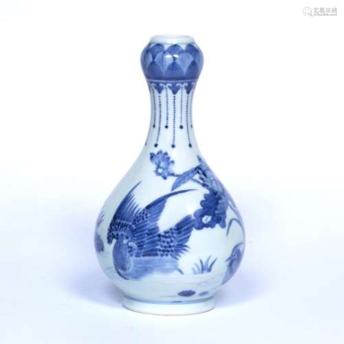 Chinese blue and white garlic mouth vase decorated with birds and flowers, six Yongzheng character