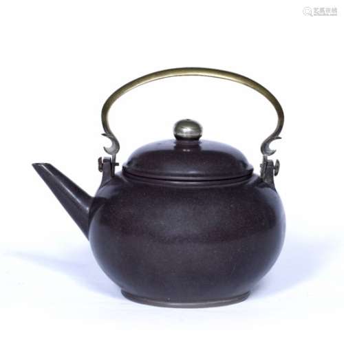 Yixing stoneware polished 'gongju' teapot and cover Chinese, Qing dynasty/18th Century short spout
