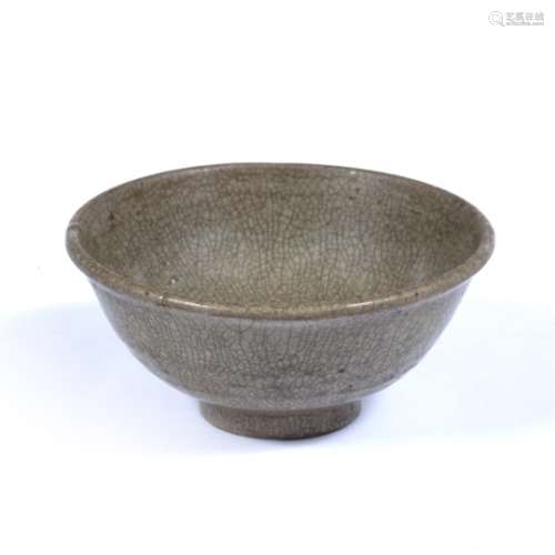 Celadon bowl Chinese, Yuan Dynasty (1271-1368) with all over crackleware of plain form 17cm